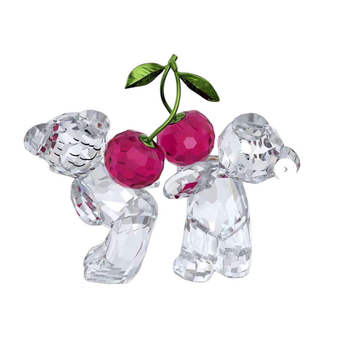 定価￥28,600税込　Swarovski クマとチェリーのクリスタルフィギュア