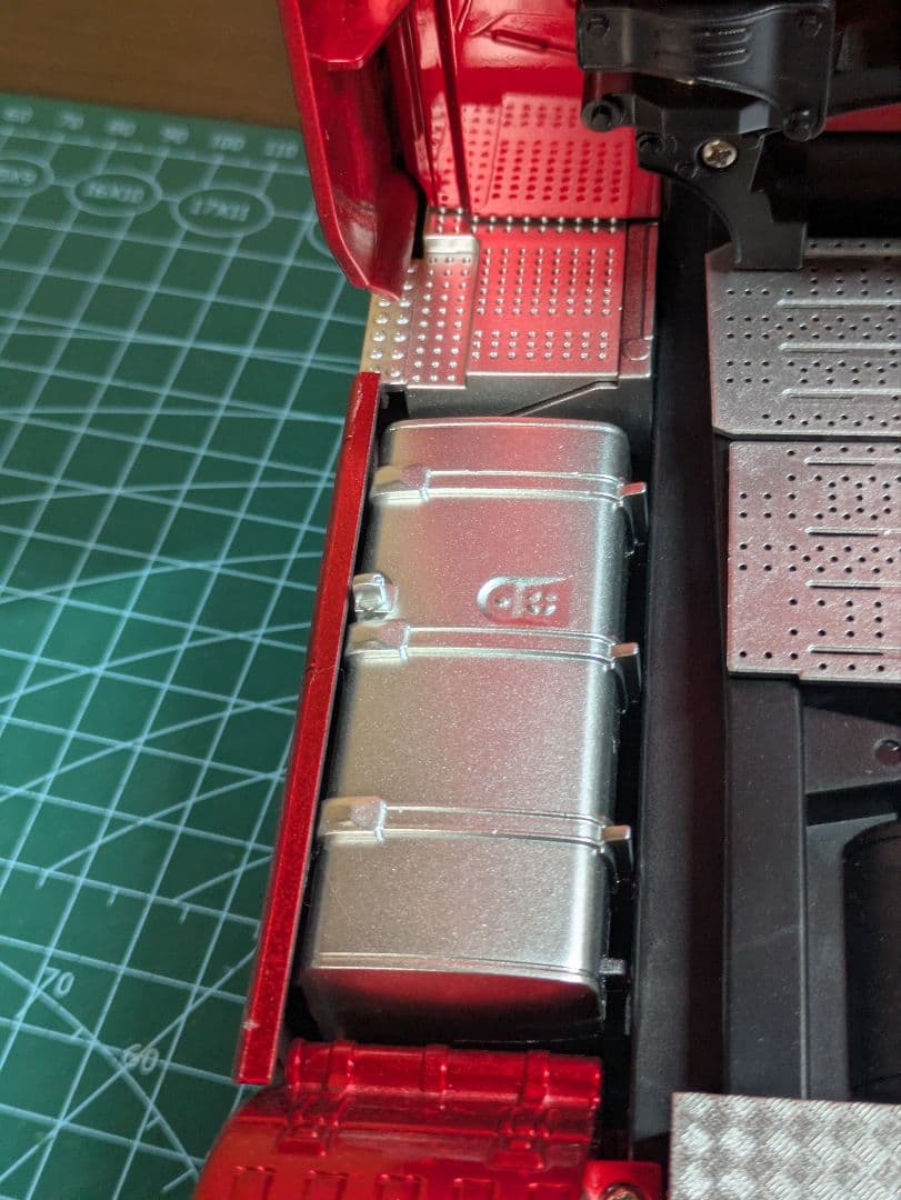 HUI NA スカニア1/18 770 S V8トレーラーヘッド　レッド