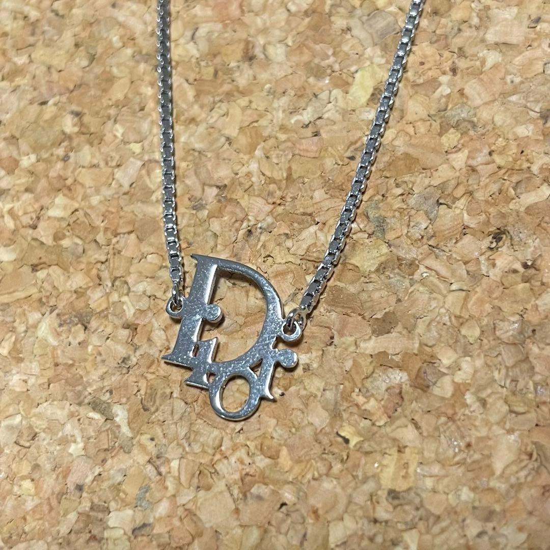 Christian Dior シルバー ロゴ ネックレス
