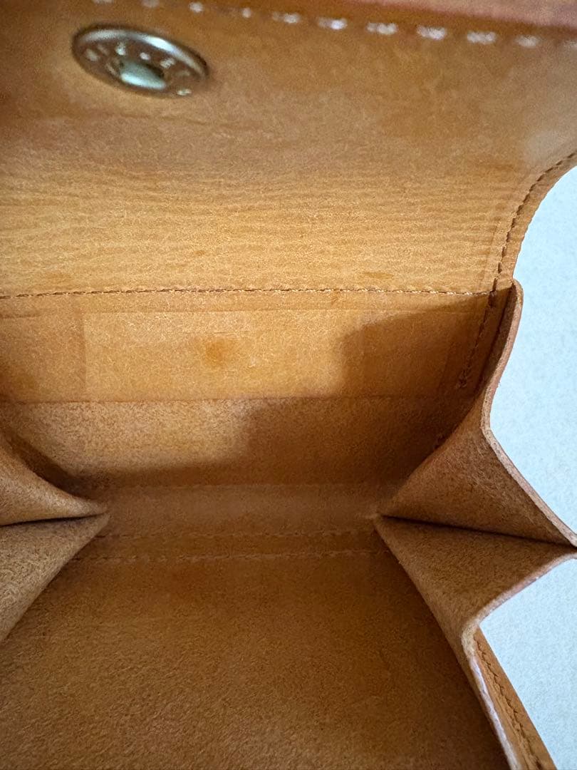 BEERBELLY ハッチバック　二つ折り財布