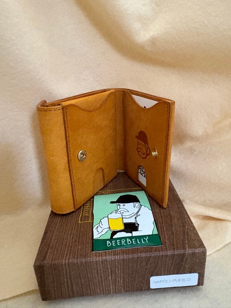 BEERBELLY ハッチバック　二つ折り財布