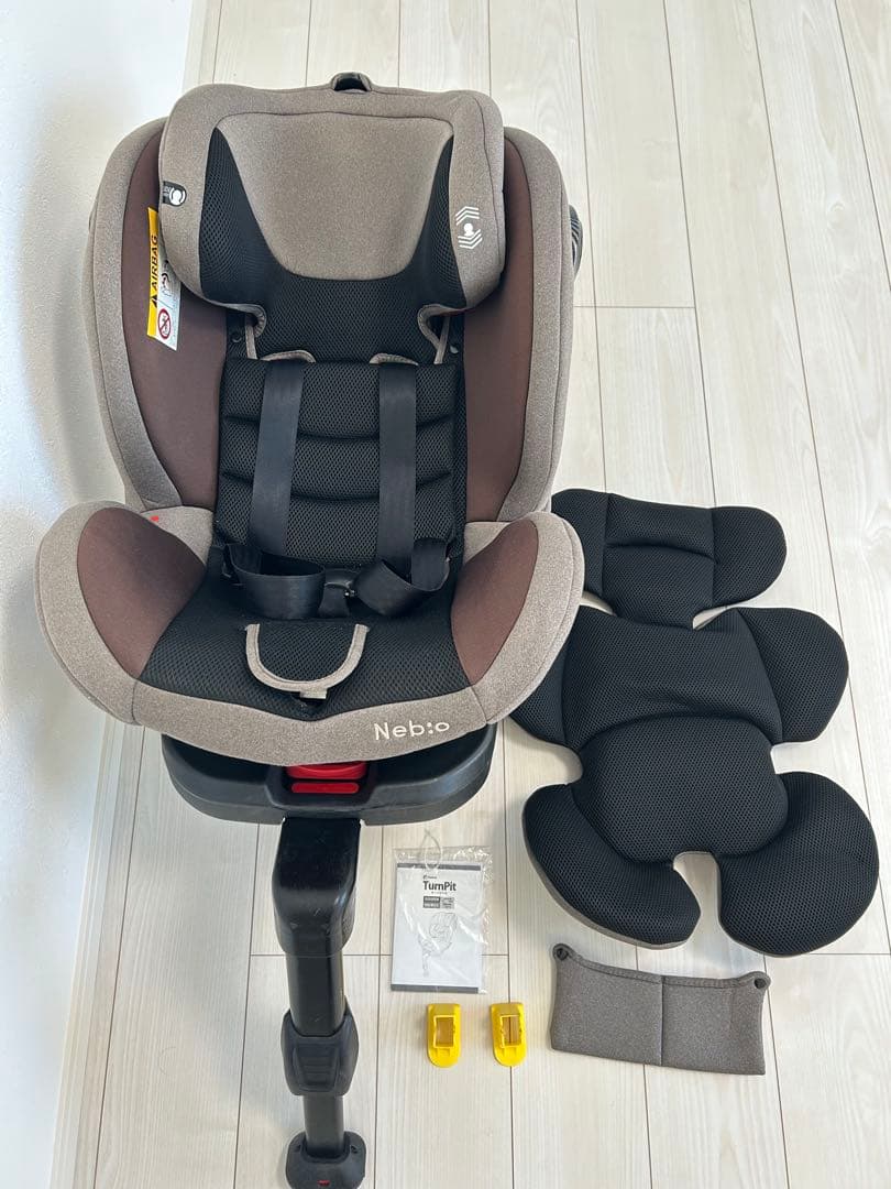 【直接引渡のみ】【新品で購入・使用頻度少なめ】チャイルドシート 0〜11歳使用可