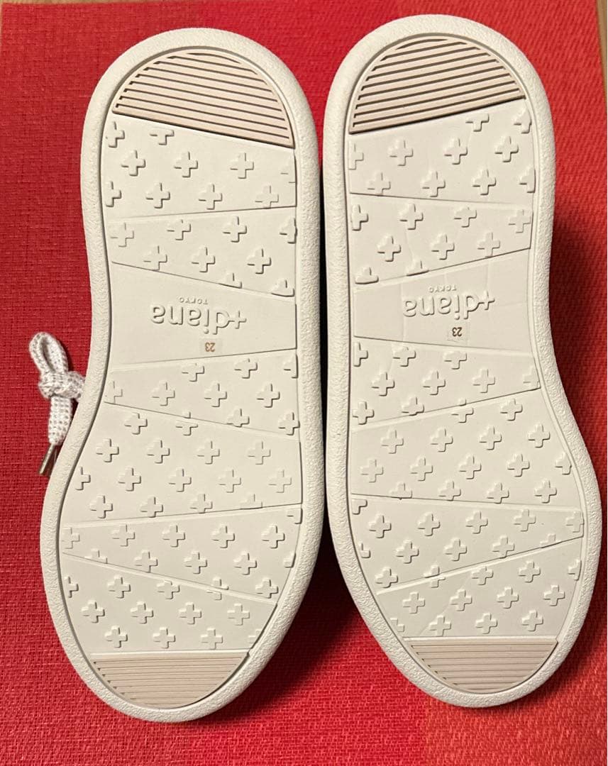 DIANA ダイアナ 厚底プラットフォームスニーカー (シルバー)