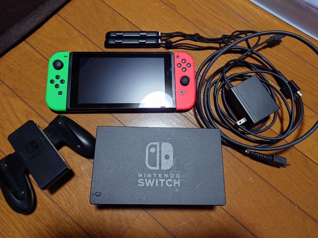 Nintendo Switch グリーン/レッド 本体