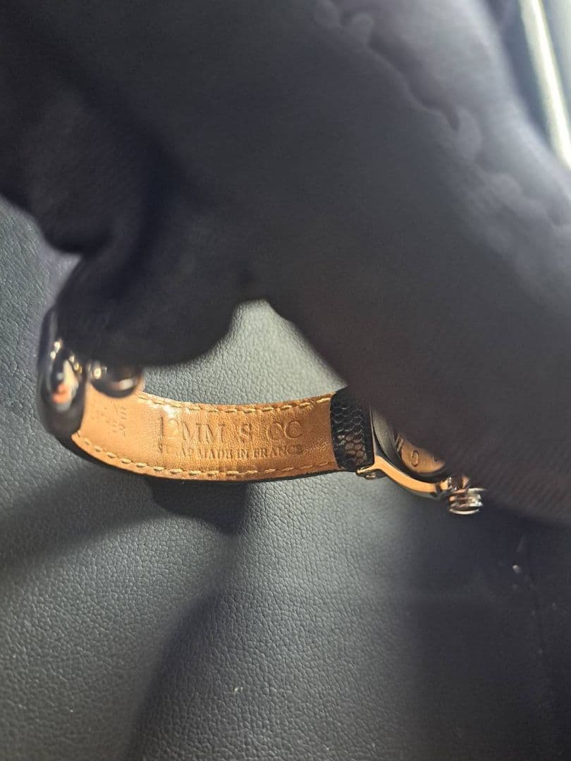 E*y様 GUCCI 時計 レディース バングル