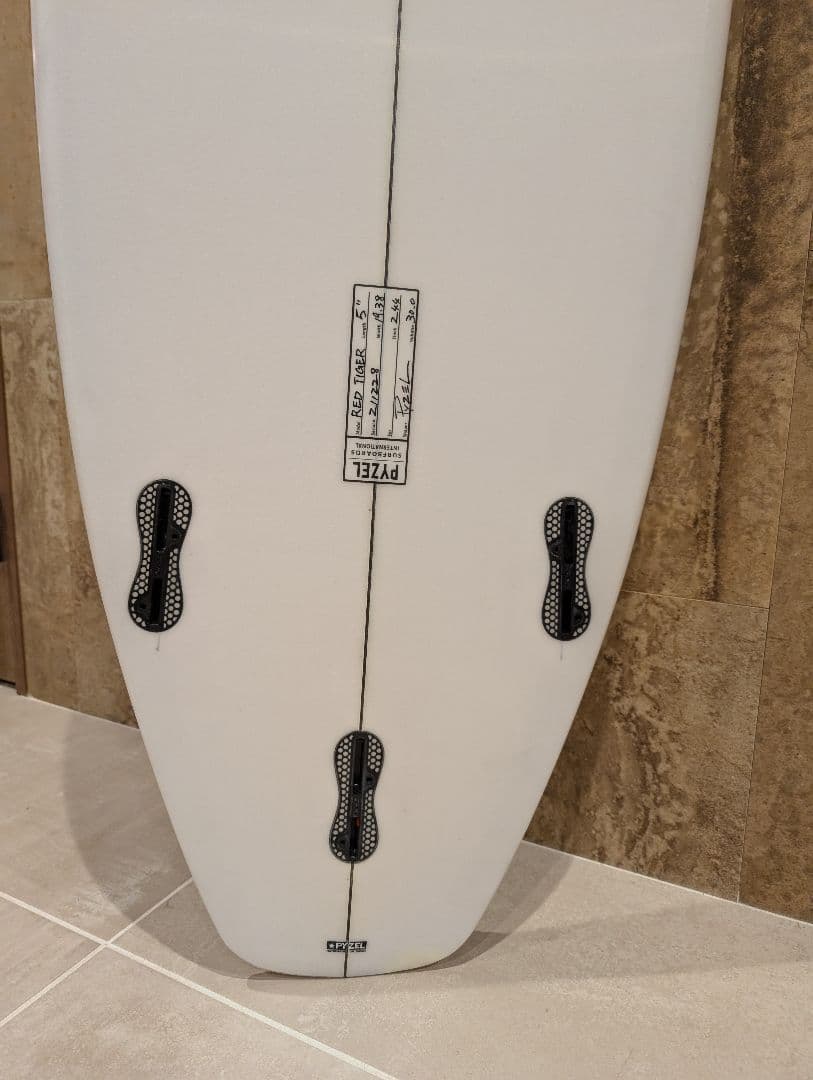 送料込 PYZELパイゼル RED TIGER 5'11 30㍑
