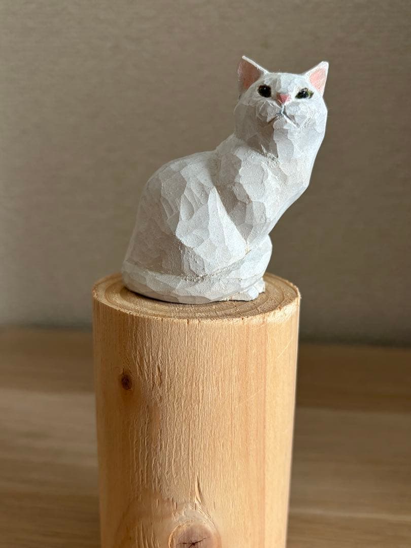 バンナイリョウジ　木彫り猫