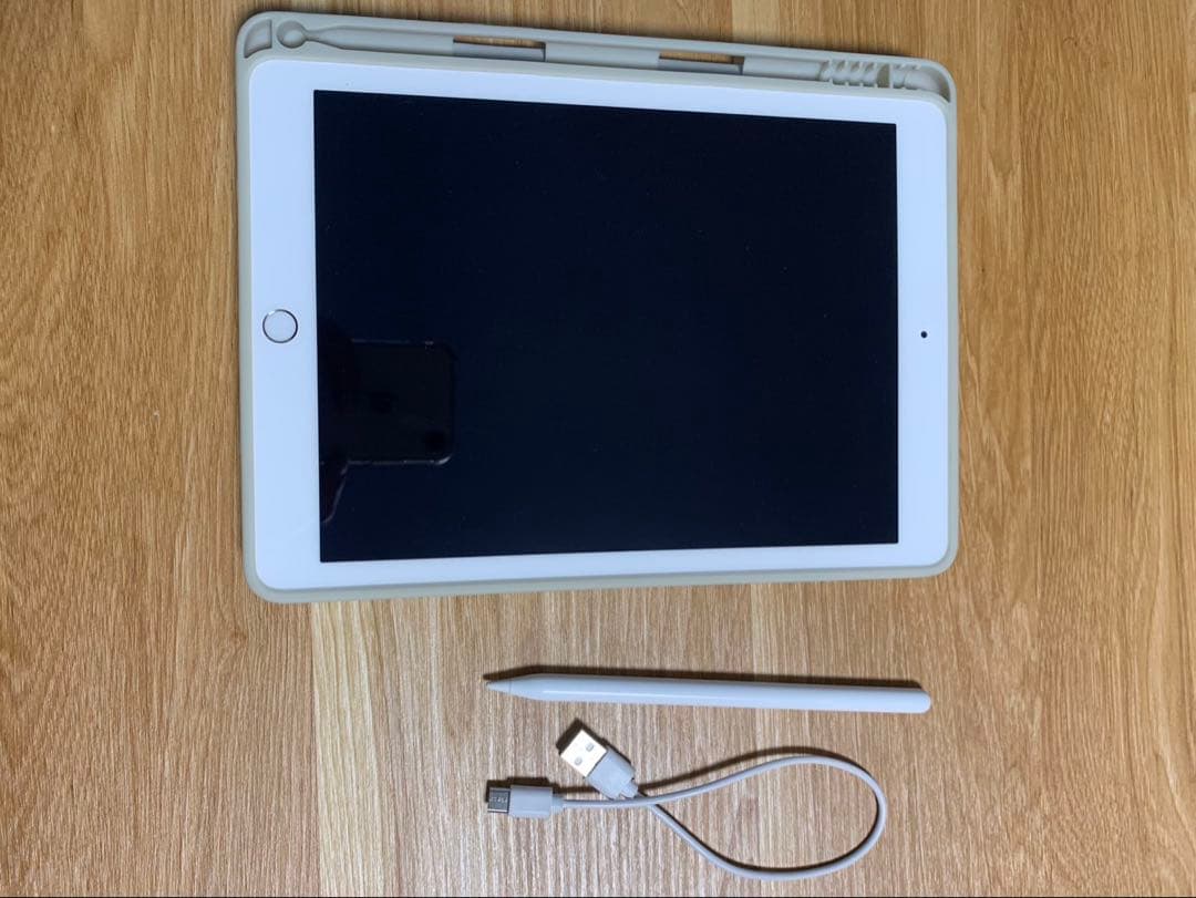 【動作良好】iPad 第5世代 32GB シルバー 付属品あり