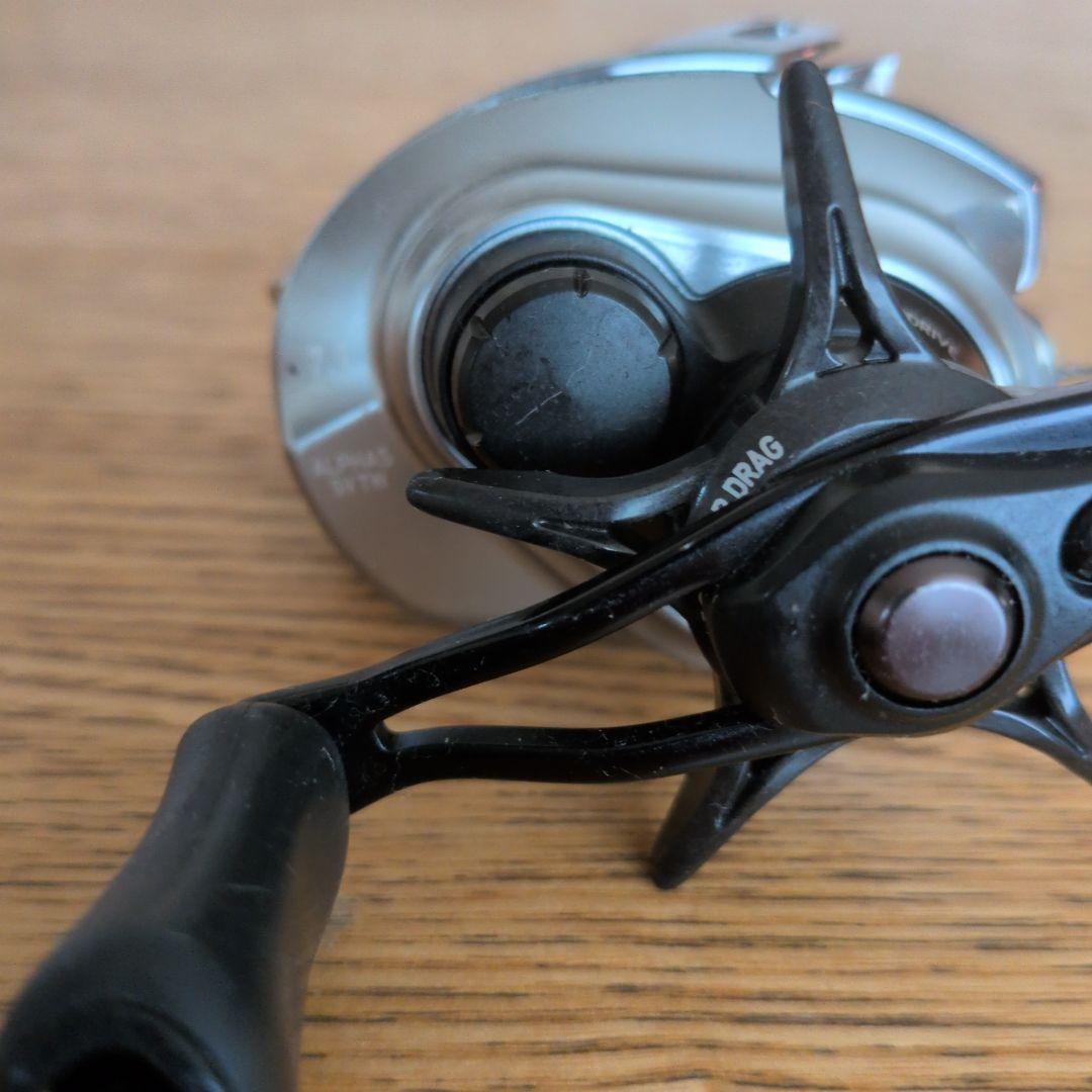 ダイワ アルファスSVTW８００Ｈ　右ハンドル