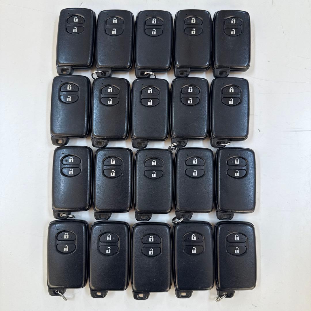送料無料　トヨタ純正スマートキー20個セット プリウスZVW30アクアnhp10