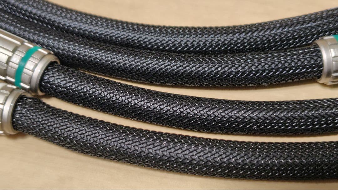 SAEC サエク SL-1990 V2 RCAケーブル 1mのペアです。