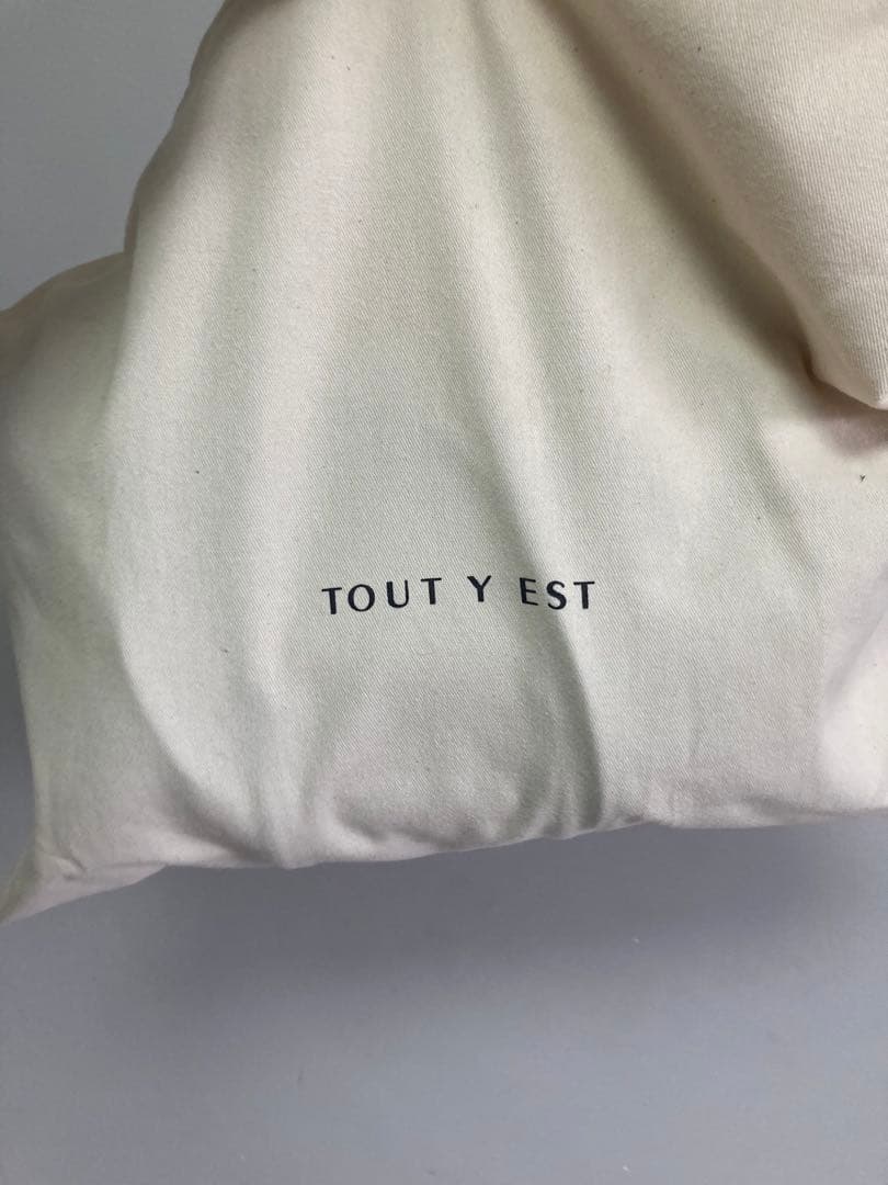 Tout Y Estブラウン トートバッグ