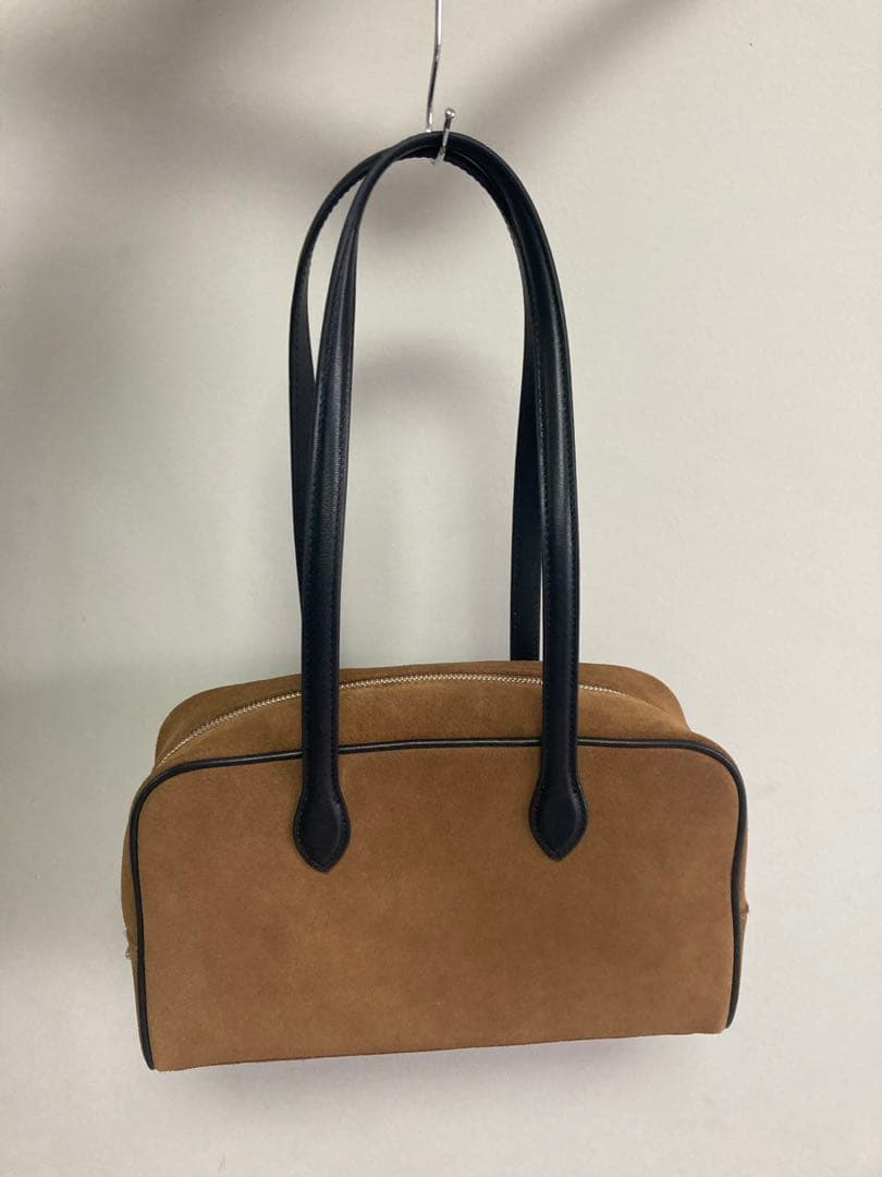 Tout Y Estブラウン トートバッグ