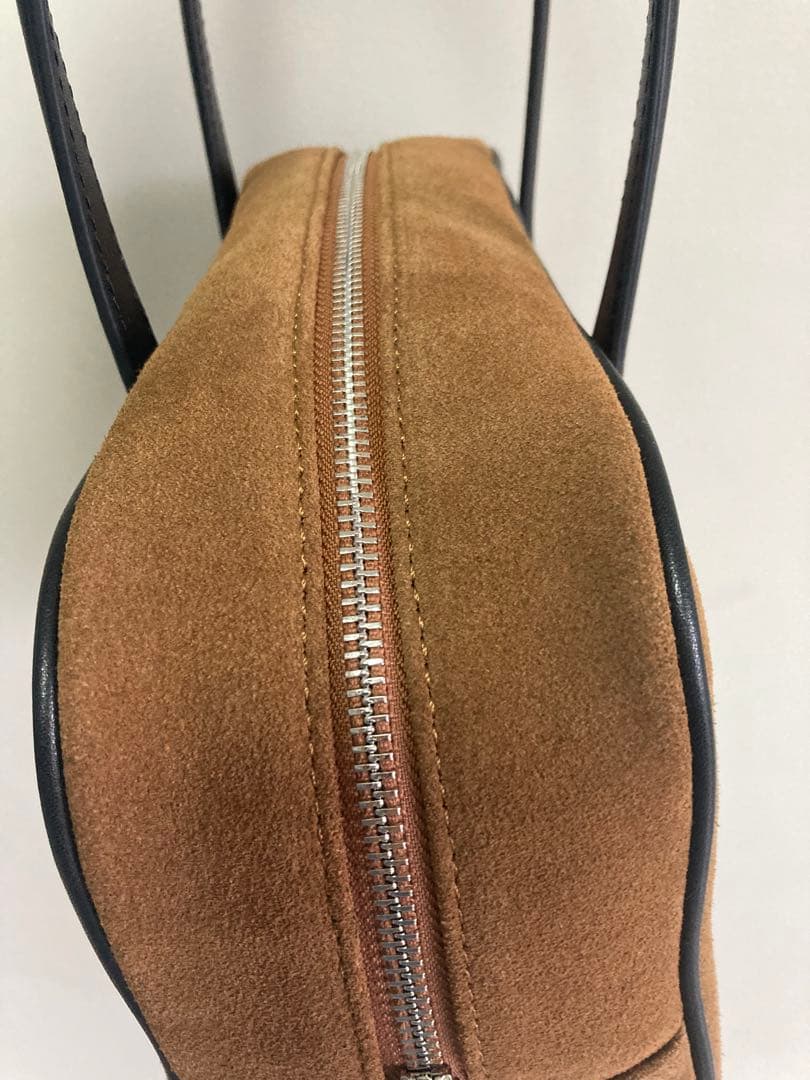 Tout Y Estブラウン トートバッグ