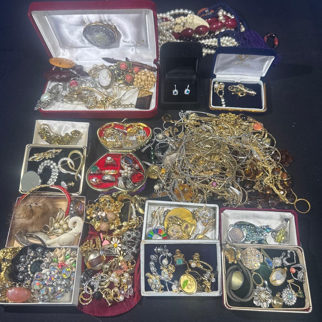 2954★整理品　アクセサリーまとめ★レトロ　2kg以上