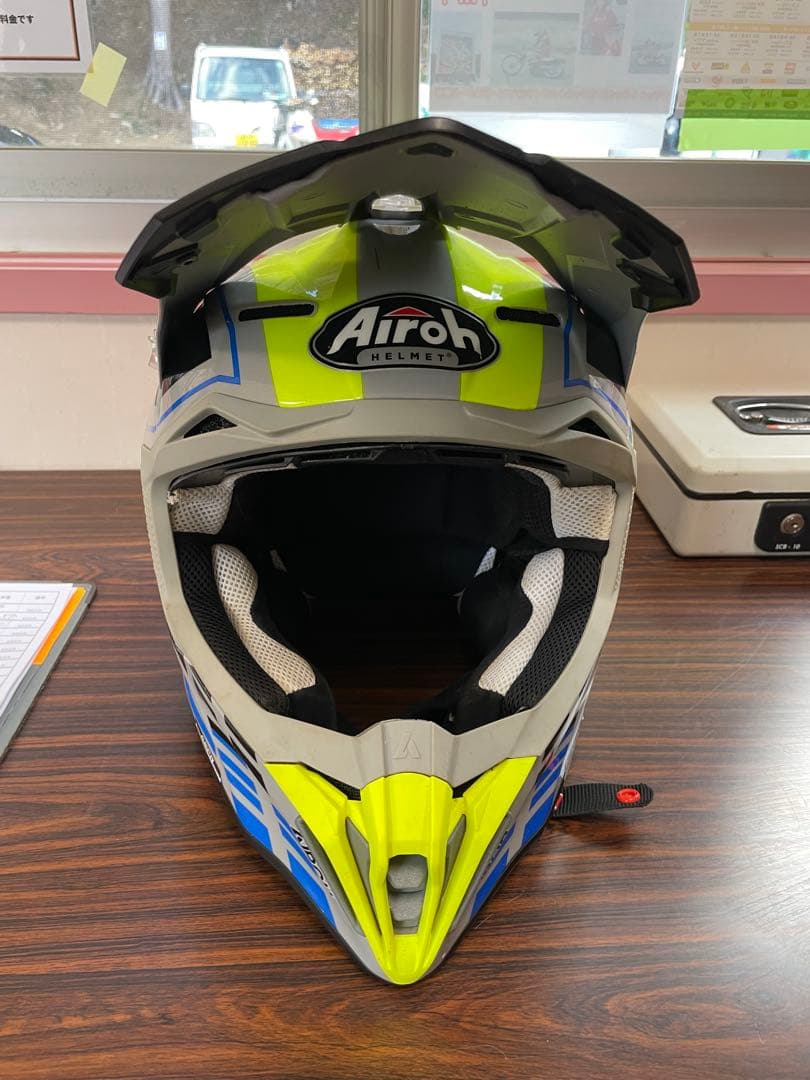 Airoh モトクロスフルフェイスヘルメット