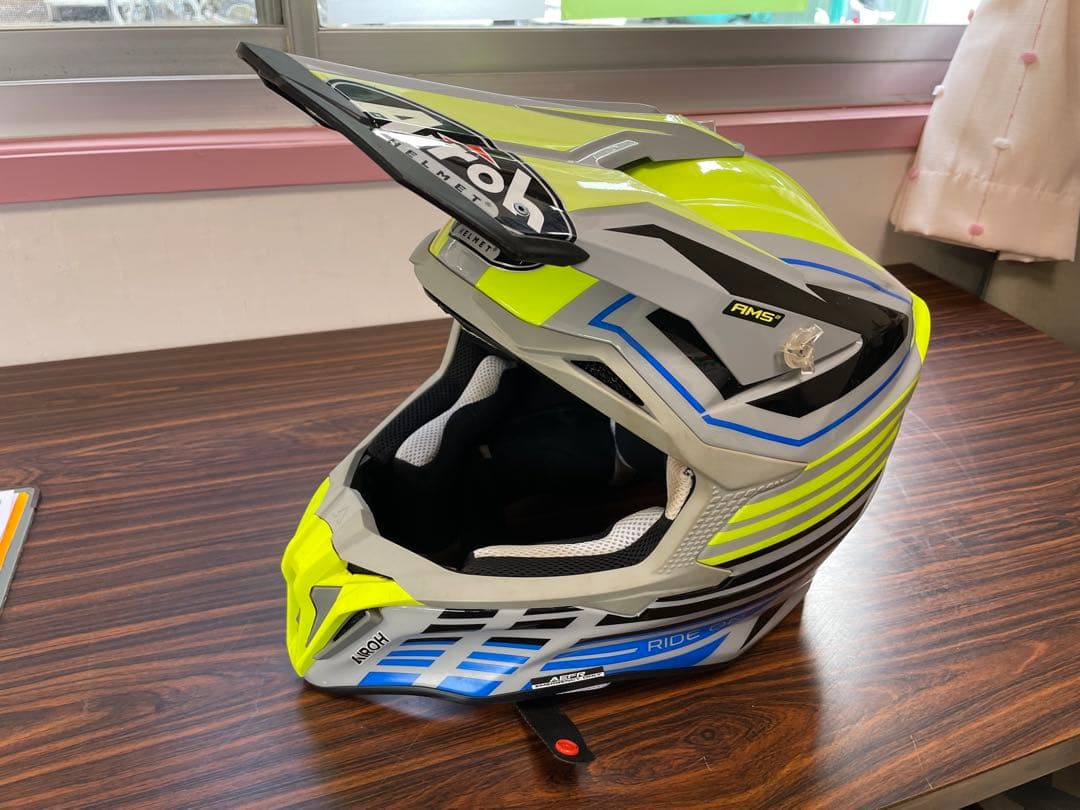 Airoh モトクロスフルフェイスヘルメット