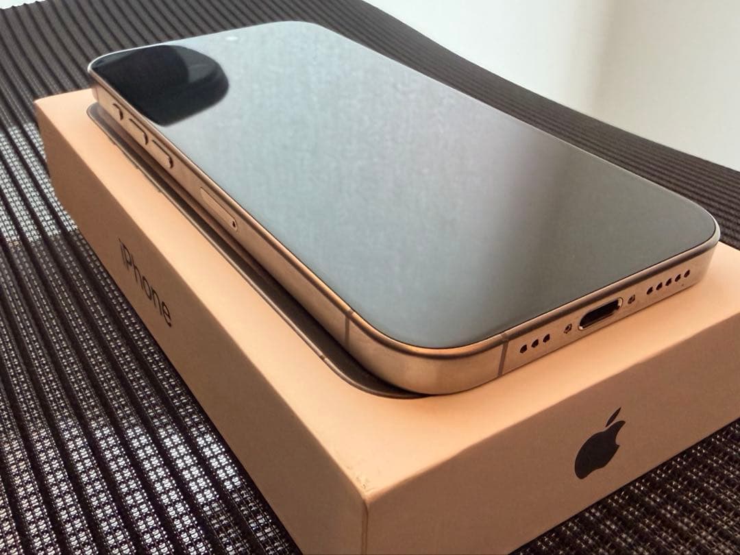 【国内版SIMフリー】iPhone15Pro ナチュラルチタニウム 256GB