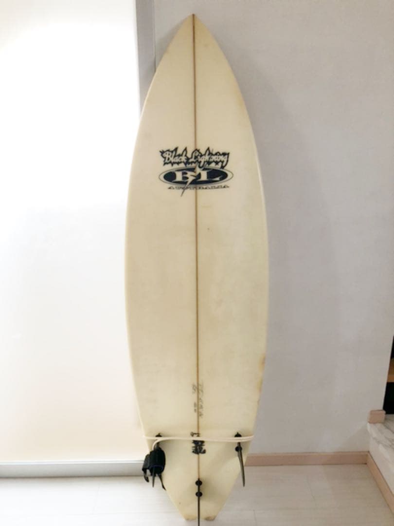中古　ブラックライトニング　サーフボード　ビギナー向け