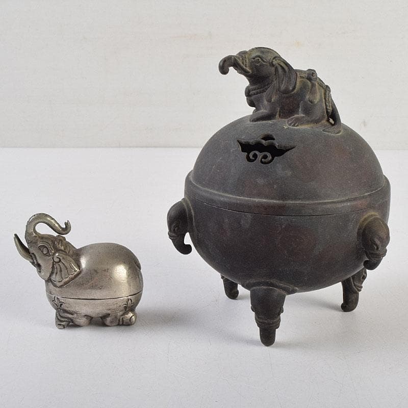中国　古銅　象摘三つ足香炉　T90刻印　象香炉　二点まとめて　U　R9396