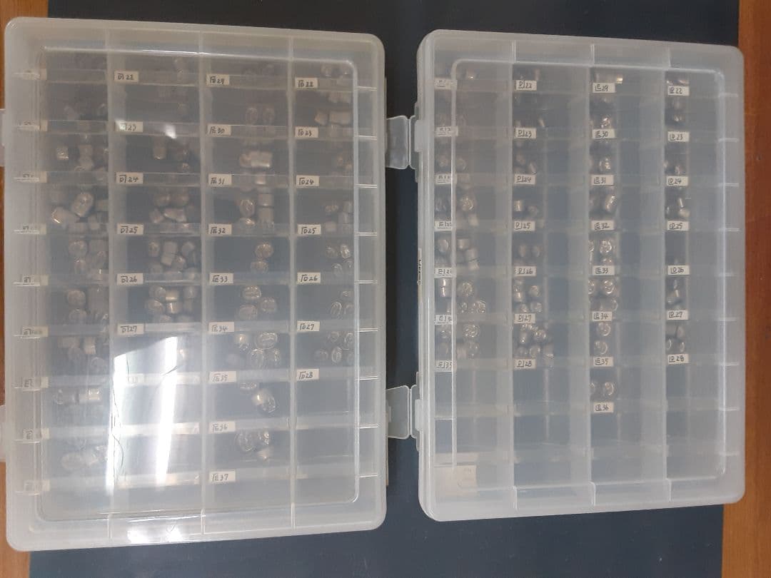 歯科技工　三金乳歯冠上下額セット