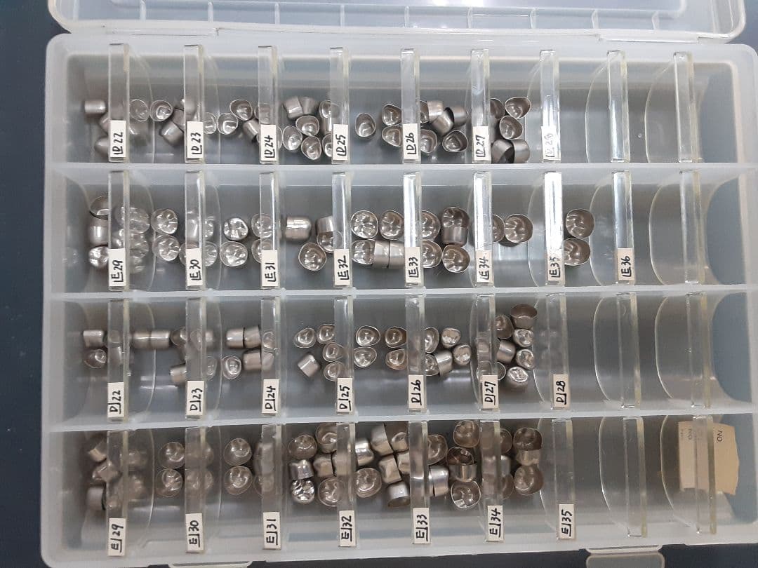 歯科技工　三金乳歯冠上下額セット