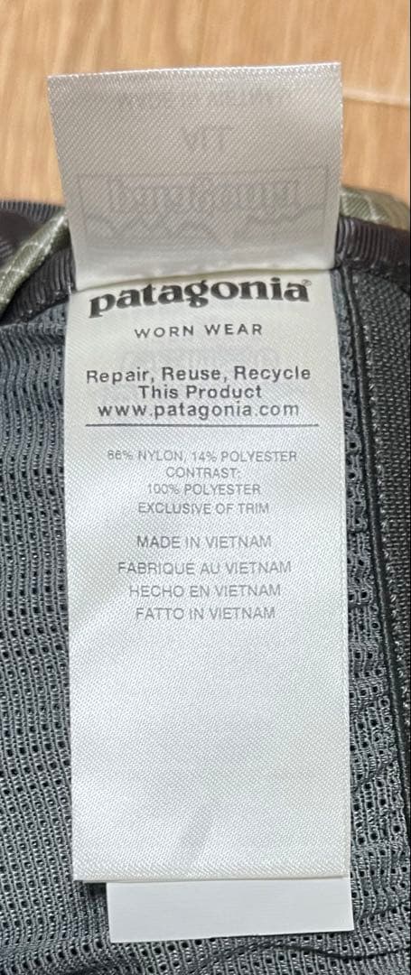 patagonia ベストフロントスリング ワンショルダーバッグ　オリーブ