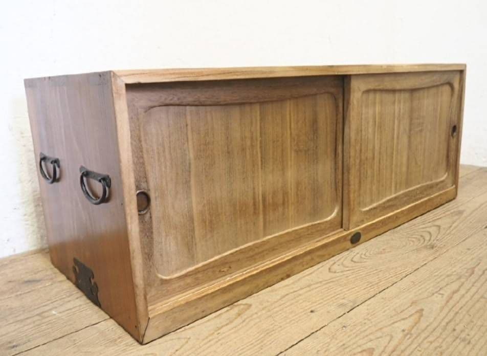 1078 ヴィンテージ　ロータイプの収納棚　サイドボード　ローボード　レトロ