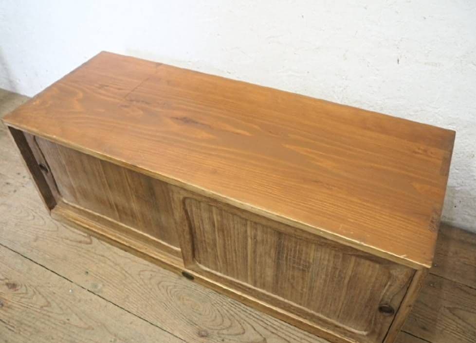 1078 ヴィンテージ　ロータイプの収納棚　サイドボード　ローボード　レトロ