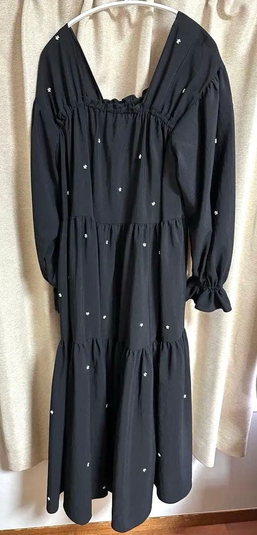 MUVEIL　パール刺繍ワンピース