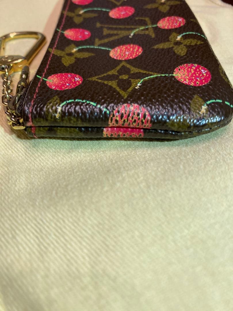 Louis Vuitton 村上隆コラボ限定品　チェリー柄　ケース