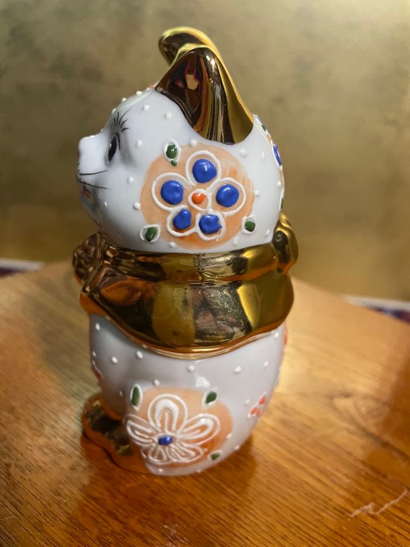 九谷焼 招き猫 置物 金ブチ （右手・高 約11.5cm）