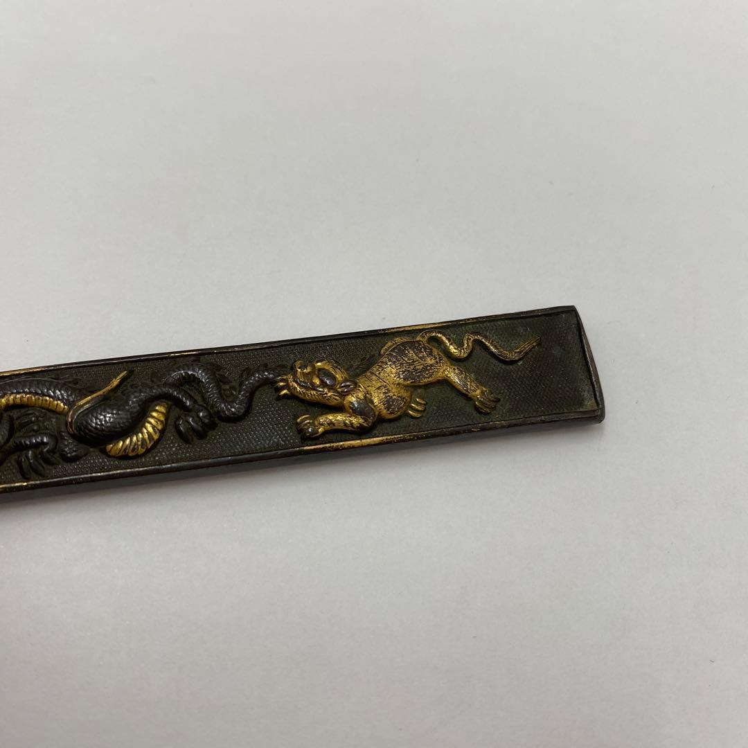 【骨董品】　刀装具　武具　小柄　龍・虎図小柄