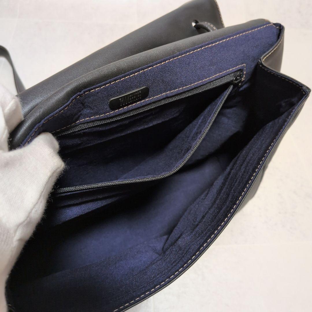 イッセイミヤケ ISSEY MIYAKE レザーショルダーバッグ 黒 本革
