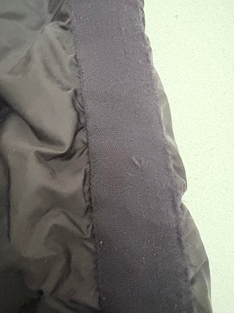 期間限定大特価！モンクレール　ブラックダウンベスト