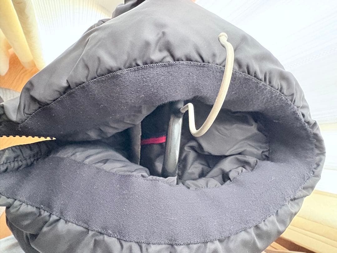 期間限定大特価！モンクレール　ブラックダウンベスト