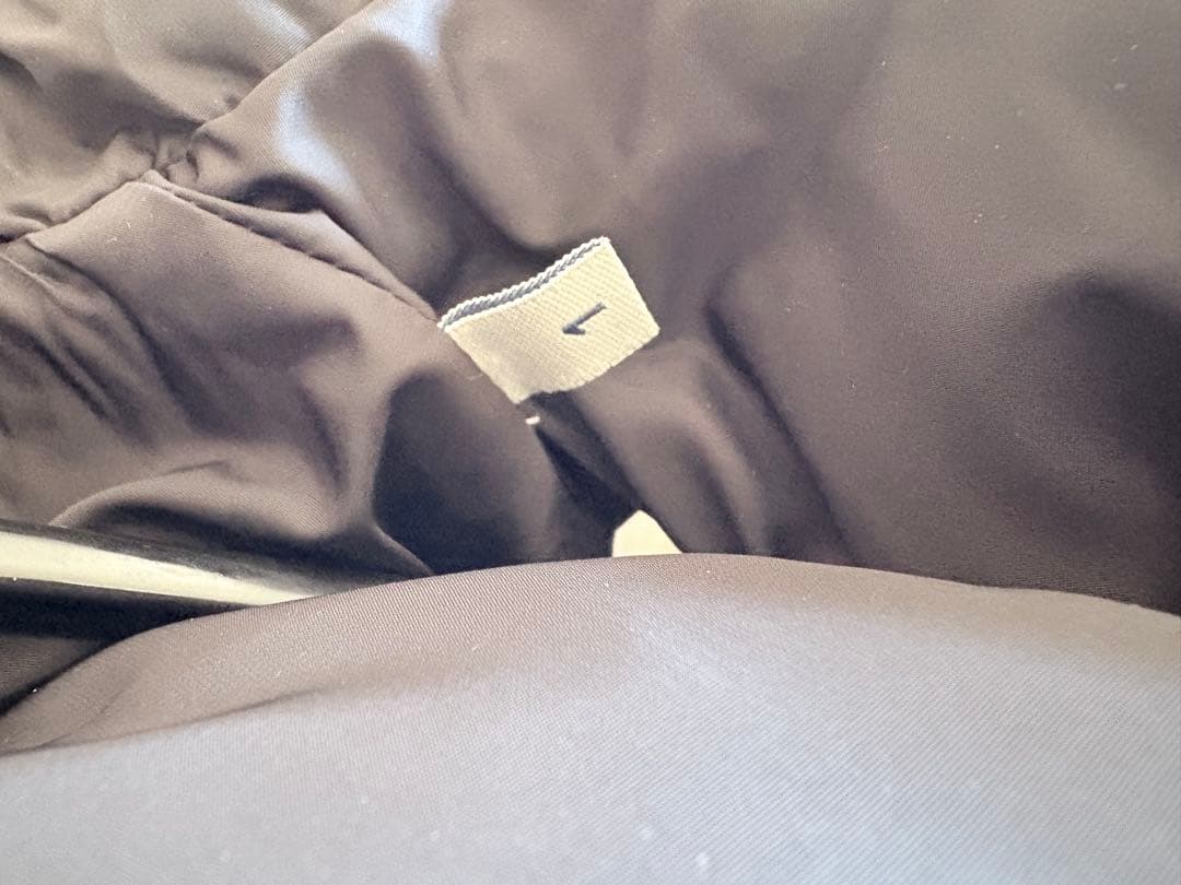 期間限定大特価！モンクレール　ブラックダウンベスト