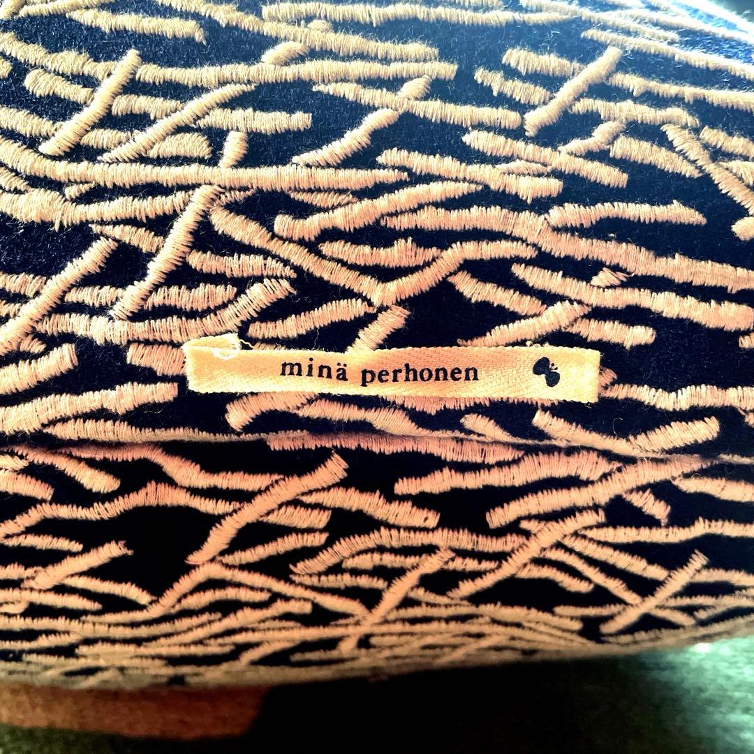 大幅お値下げ　ミナペルホネン　うさぎクッション　wave