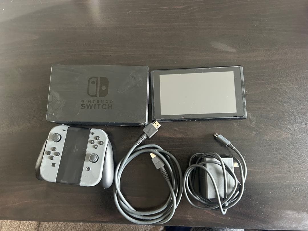 Nintendo Switch 本体 + コントローラー + 充電器(箱無し)