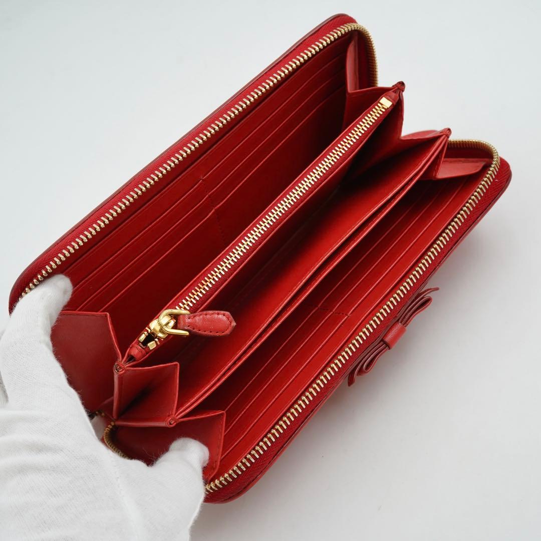 【未使用に近い】PRADA リボン　ヴィッテロムーブ　ジッピー　ロゴ　アイコン