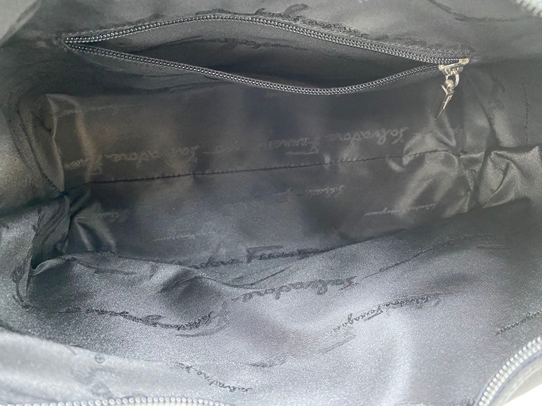 Salvatore Ferragamo フェラガモ ショルダーバッグ ブラック