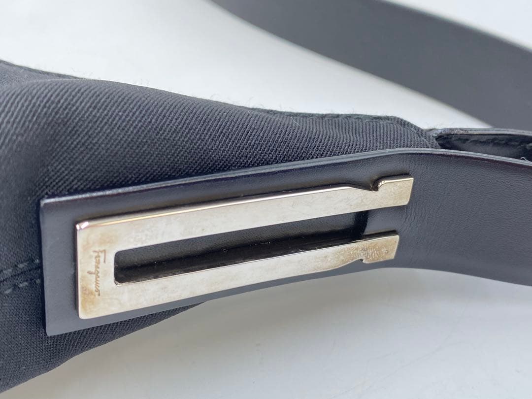 Salvatore Ferragamo フェラガモ ショルダーバッグ ブラック