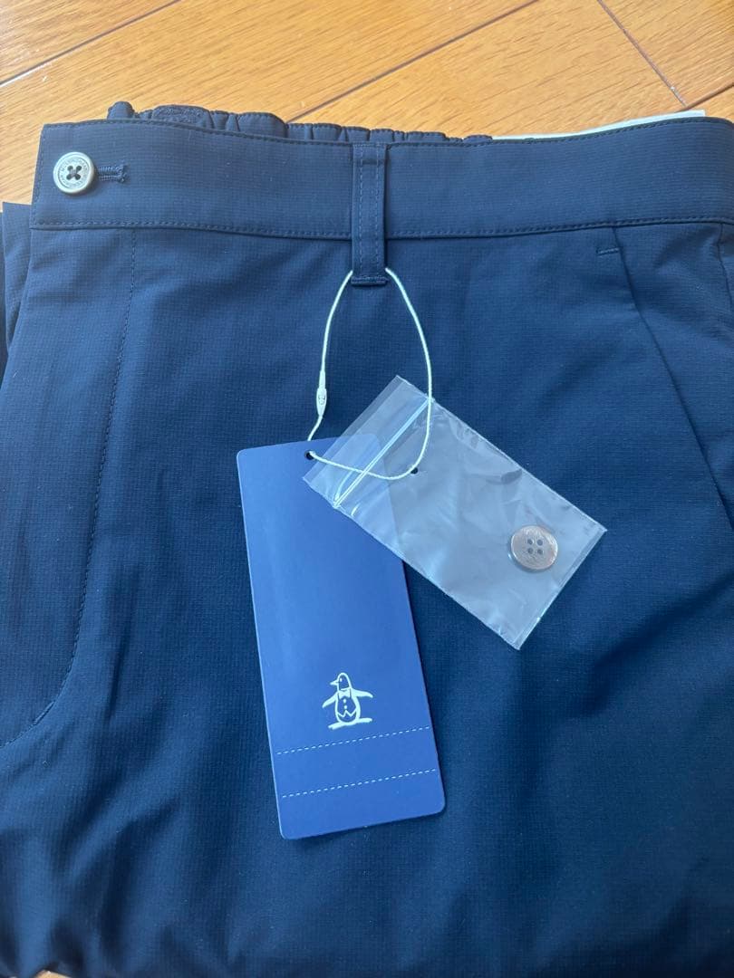 ゴルフパンツ ネイビー 新品タグ付き　マンシングウェア