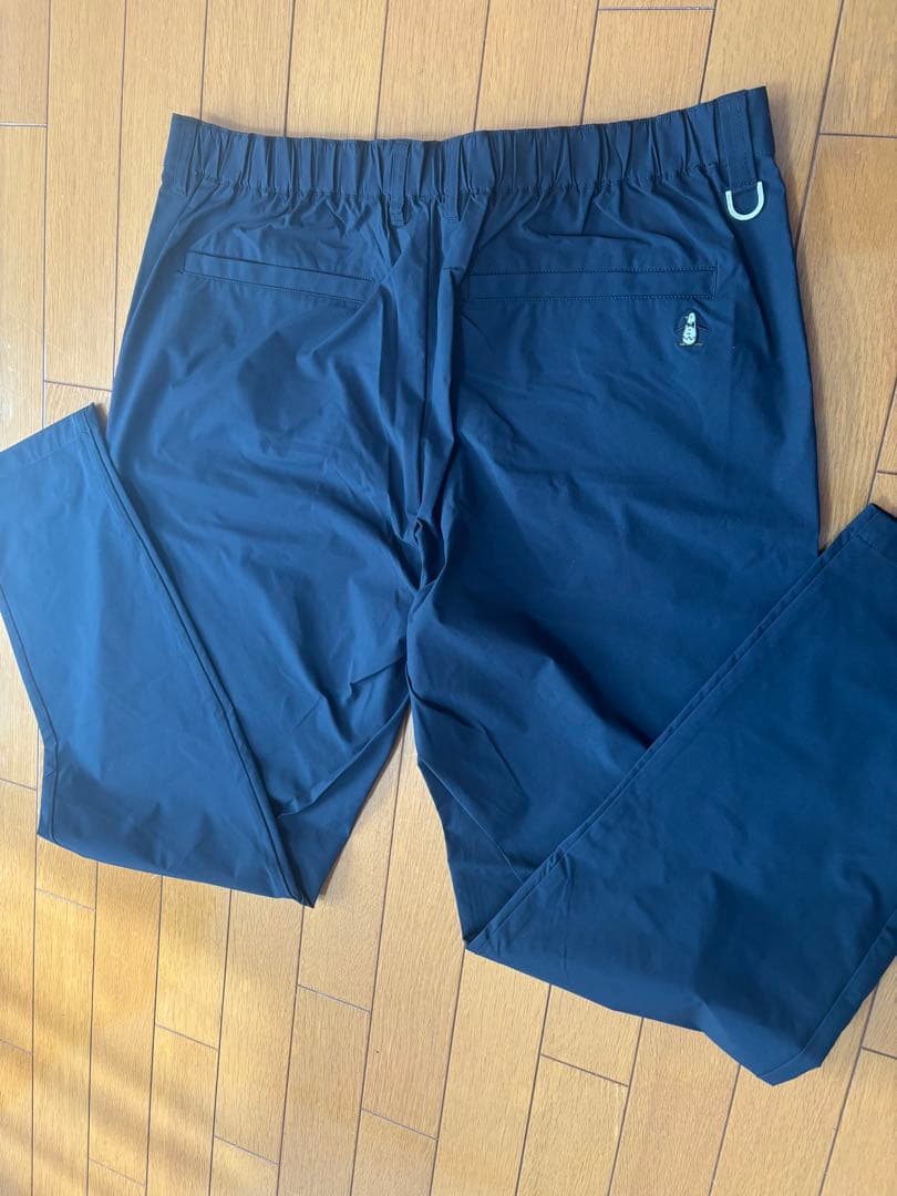 ゴルフパンツ ネイビー 新品タグ付き　マンシングウェア