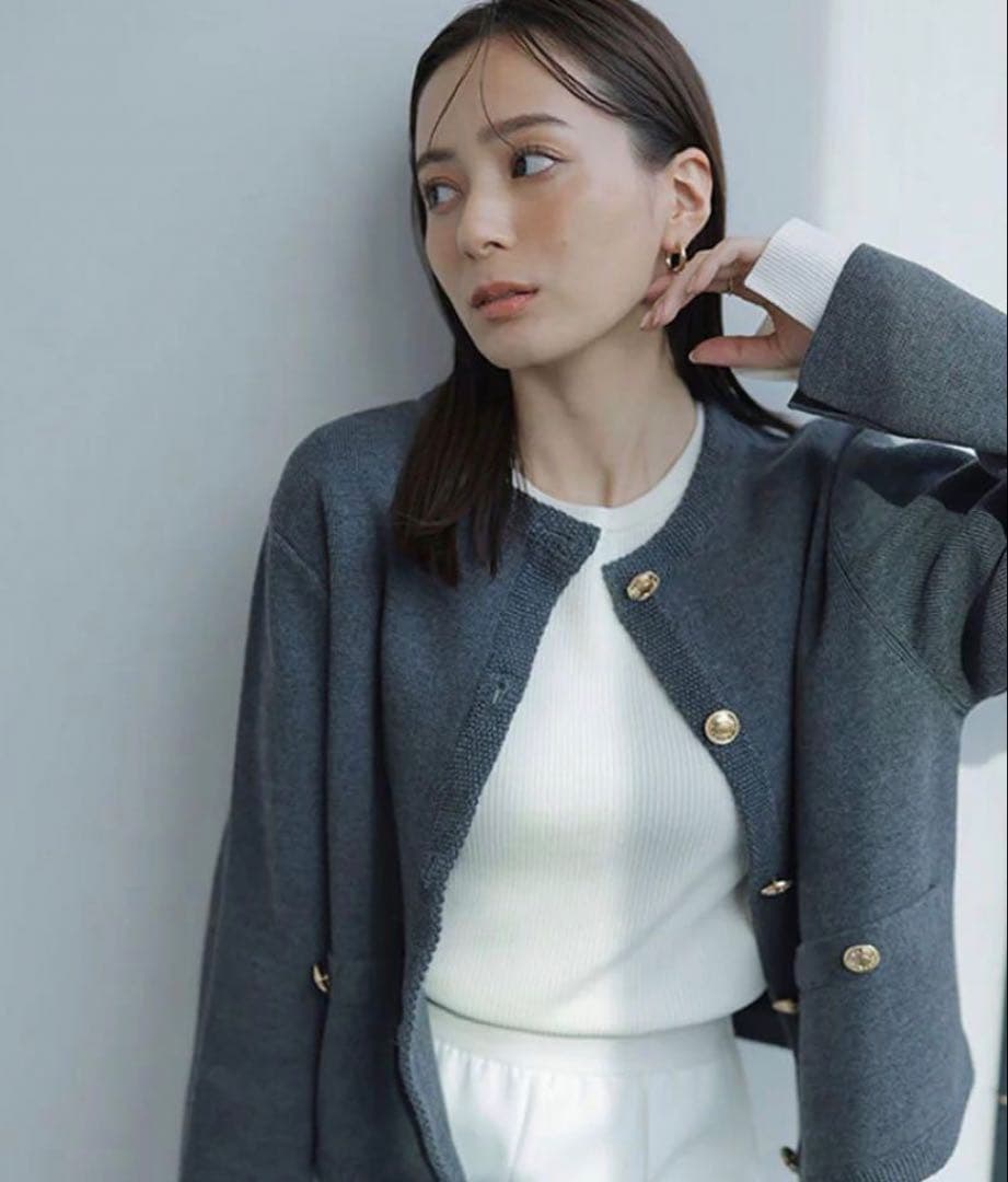 anuans オリジナルボタンノーカラーニットジャケット　グレー