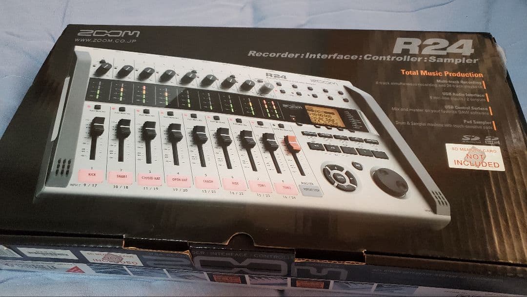 Zoom R24 マルチトラックレコーダー/インターフェース/サンプラー