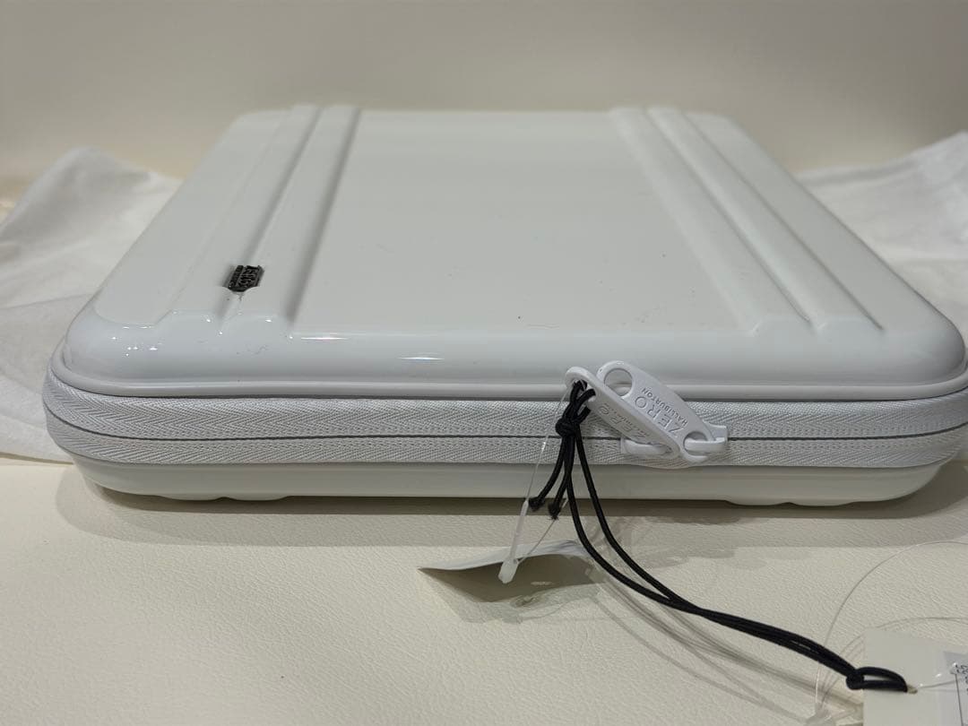 ZERO HALLIBURTON 13インチ用モバイルPCケース