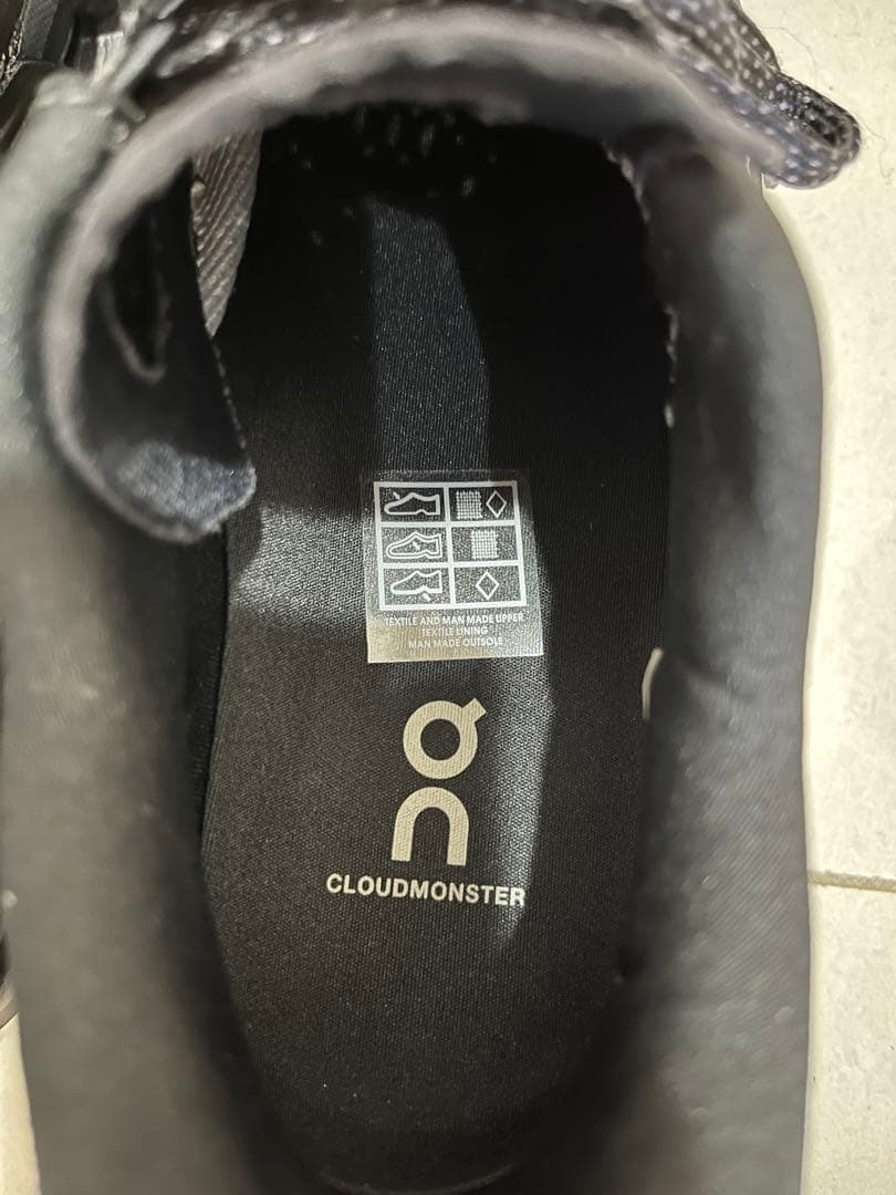 On Cloudmonster 黒　24㎝