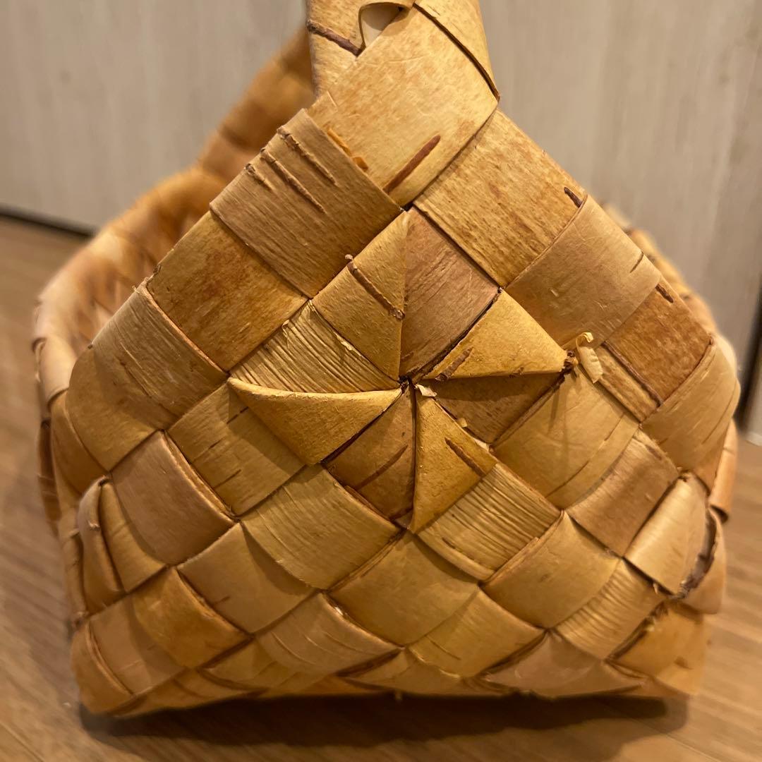 1点のみ！ロシア　白樺作家　イリーナ　ワンハンドルつきのかご　入荷は今後無し