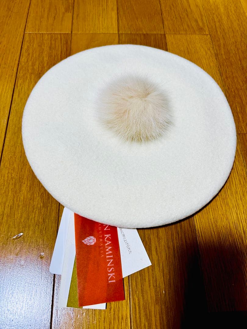 【新品 半額以下】HELEN KAMINSKI ポンポン付きベレー帽